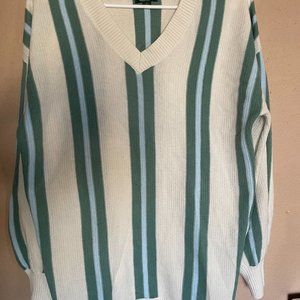 WILD FABLE V-NECK SWEATER